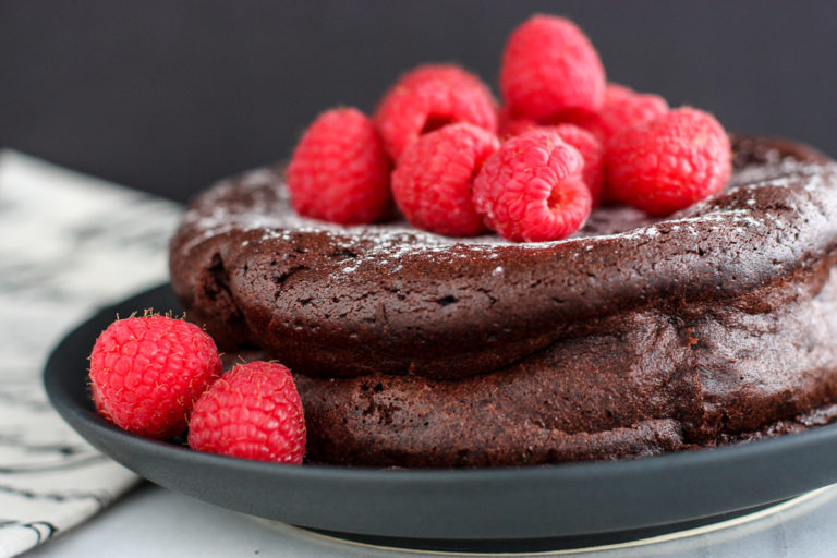 Flourless Chocolate Cake - Mia's Daily Dish